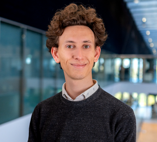 Portretfoto SRONLeiden Theo Huegens
